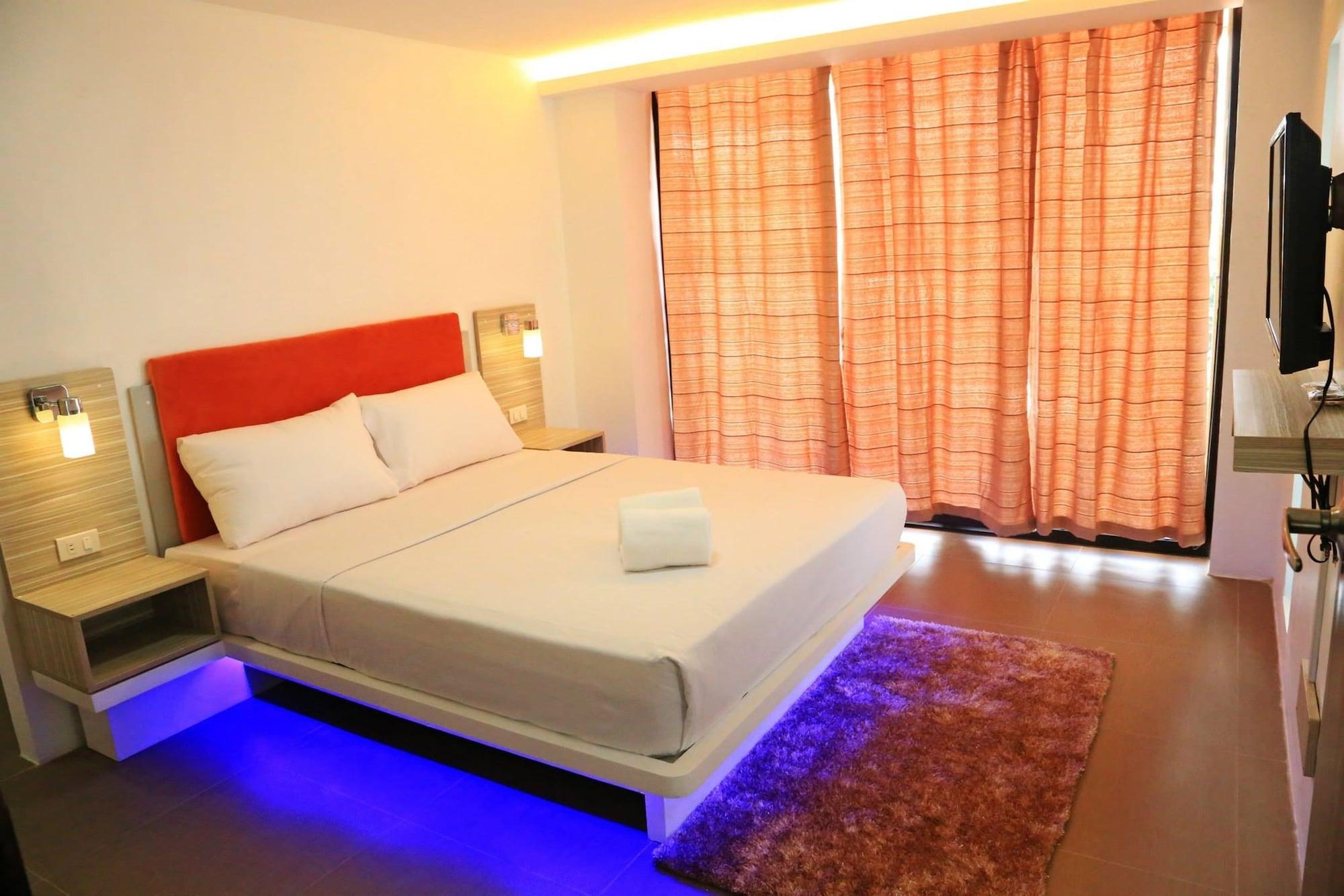 Travelbee Fuente Inn Cebu Екстер'єр фото