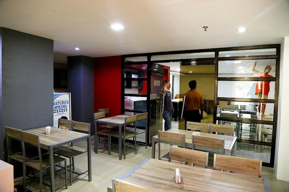 Travelbee Fuente Inn Cebu Екстер'єр фото