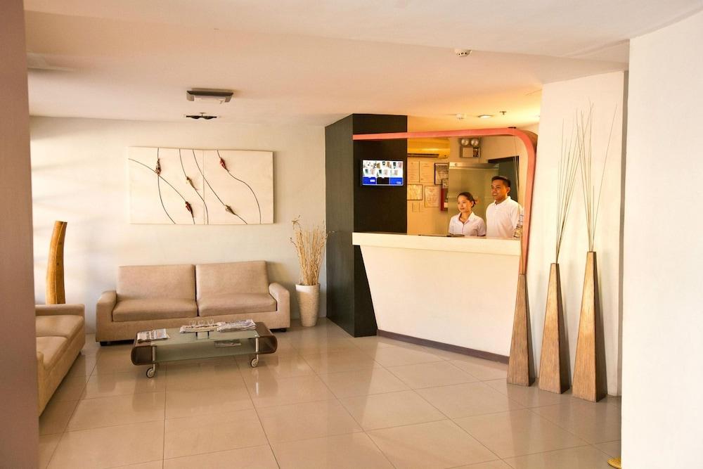 Travelbee Fuente Inn Cebu Екстер'єр фото