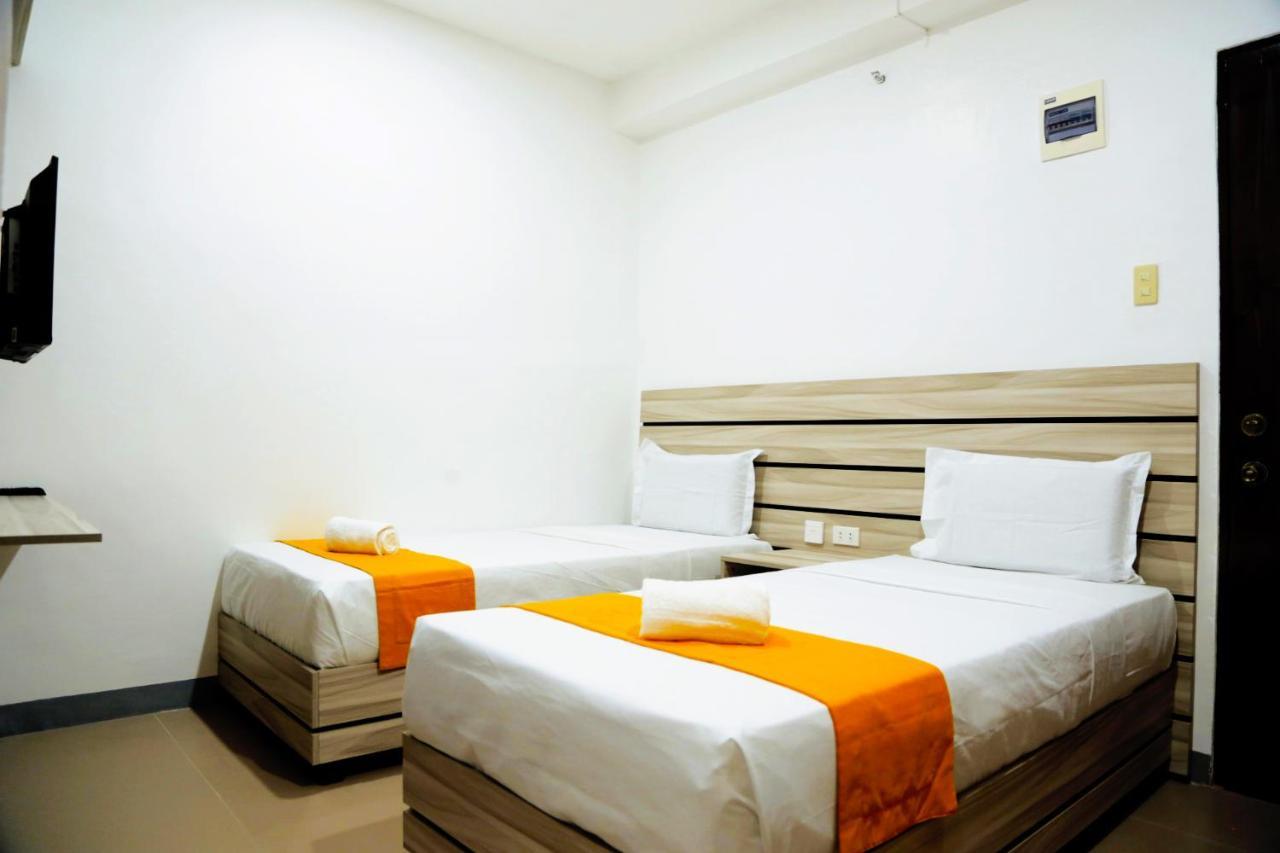 Travelbee Fuente Inn Cebu Екстер'єр фото